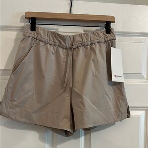 Lululemon Cinchable Waist Woven Short in Mohave Tan